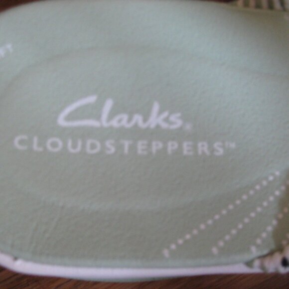 Cloudstepper by Clarks flip flops - Picture 2 of 6
